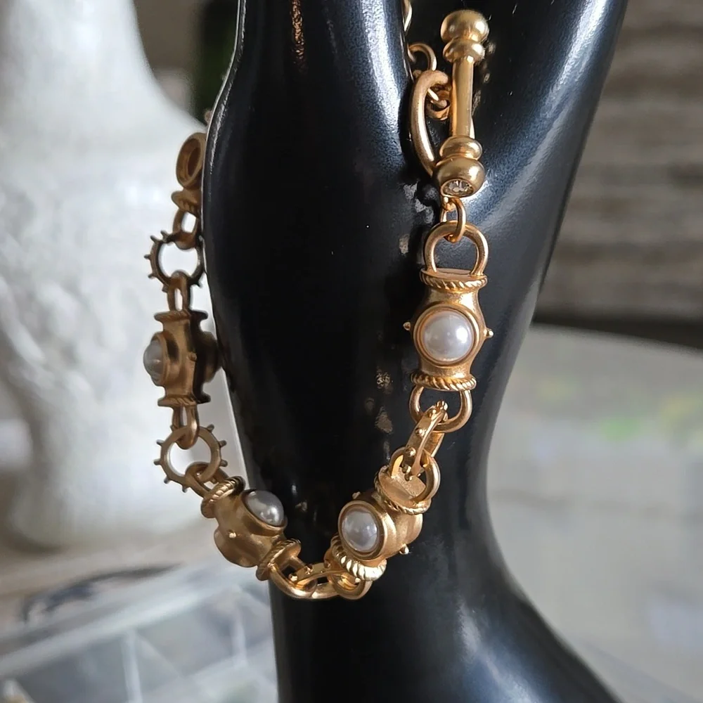 Rings Elegant Gold and Pearl Dangle Adjustable Ring. New